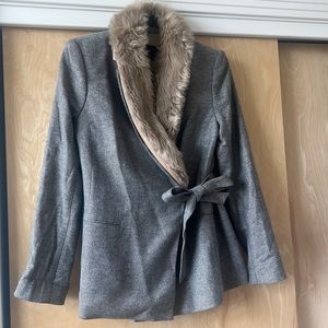 BNWT Banana Republic Luxury Italian Flannel Blazer with faux fur collar